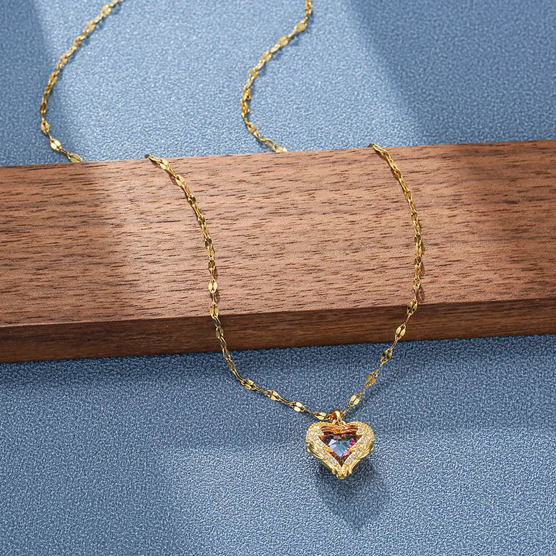 Delicate Heart Necklace 18K Gold